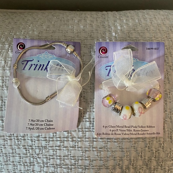 New Trinkets bracelet with 7 glass/metal beads - Picture 1 of 2